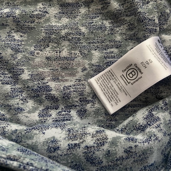 Athleta Elation Textured 7/8 Tight-Meadow Snowfall Blue Camouflauge-Size XS - Picture 7 of 11